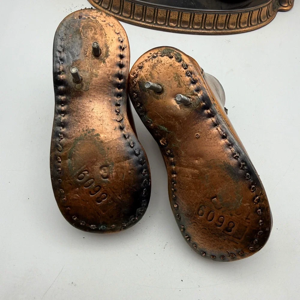 Vintage Bronzed Baby Shoes Keepsake Display Stand Set Copper Tone 6098 Decor